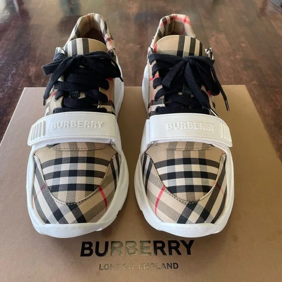Burberry poshmark hotsell
